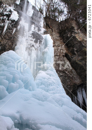 冬の氷瀑 6723041