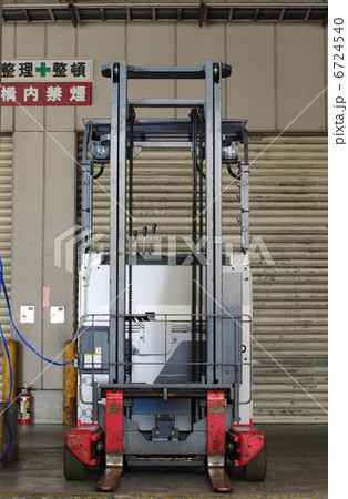 フォークリフト 6724540