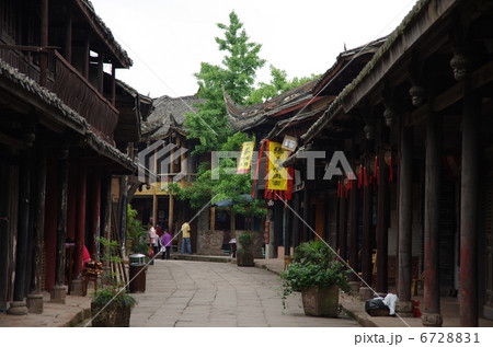 中国四川省の黄龍渓鎮 6728831