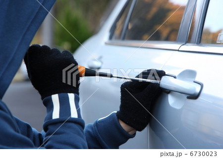 自動車泥棒の写真素材 [6730023] PIXTA