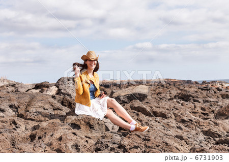 Cheerful girl Cheerful girl 6731903