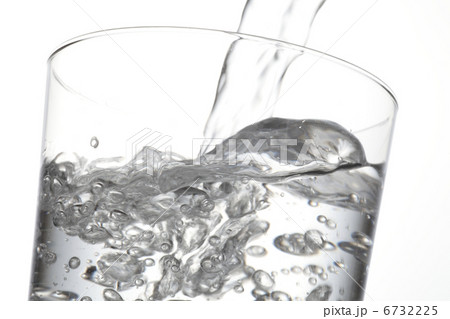 コップの水 6732225