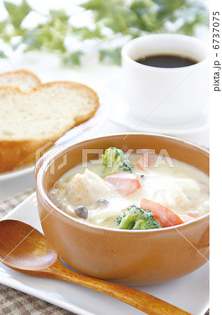 クリームシチュー 6737075