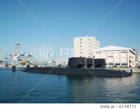 潜水艦　マッキャンベル　イージス艦 6738771