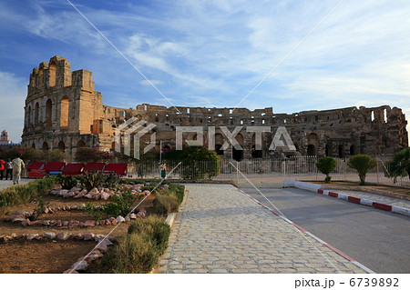 エル・ジェム 6739892