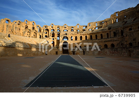 エル・ジェム 6739905