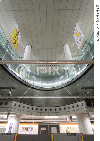 東横線副都心線渋谷駅の吹き抜け 6742420