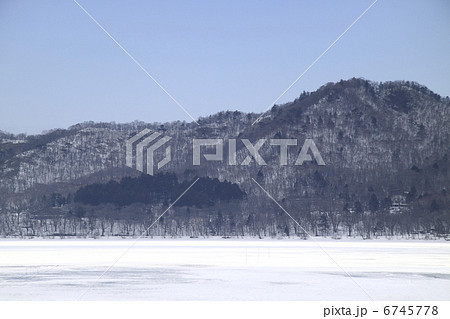 赤城山の大沼 6745778