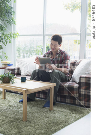 若者カップルとフレンズ 若者カップルとフレンズ 6746485