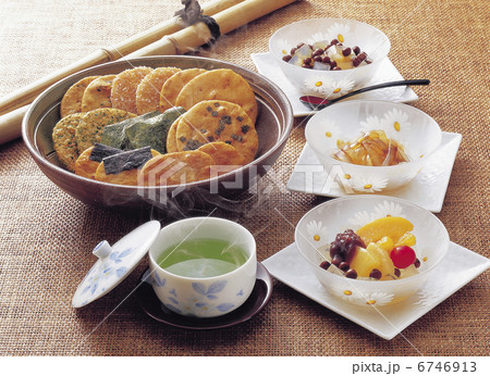 お茶とせんべい・甘味処 6746913