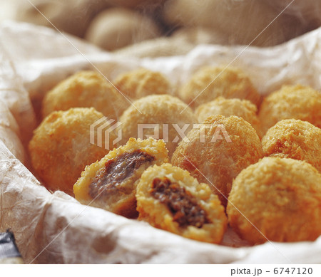 牛肉コロッケ 6747120