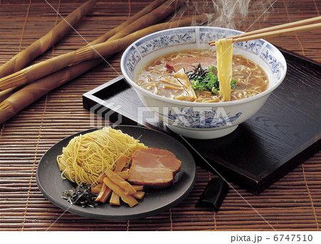 黒豚角煮ラーメン 6747510