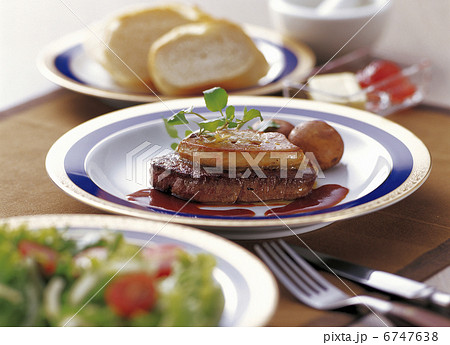 黒毛和牛フィレステーキ・ロッシーニ風 6747638