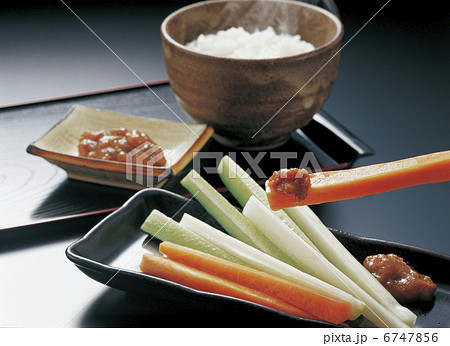 味噌とスティック野菜 6747856