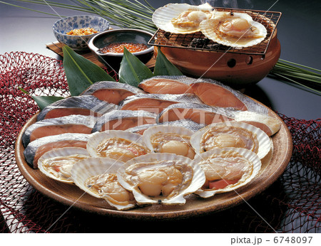 鮭とホタテと魚卵 6748097