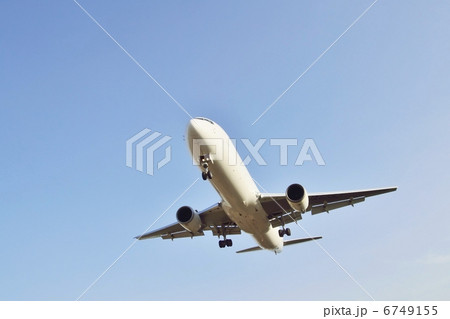 飛行機　青空 6749155