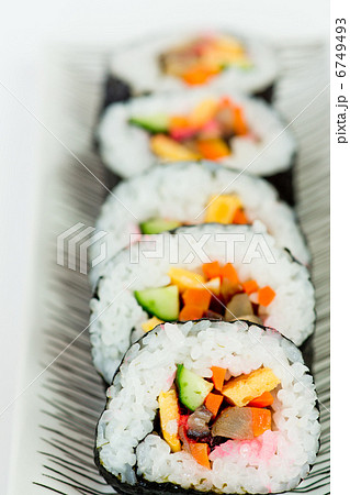 海苔巻き_ 太巻き寿司のカット 海苔巻き_ 太巻き寿司のカット 6749493