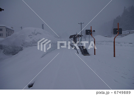 豪雪の森宮野原駅（JR飯山線） 6749889
