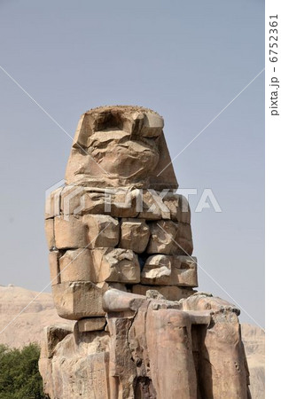 ルクソール西岸のメムノンの巨像 6752361