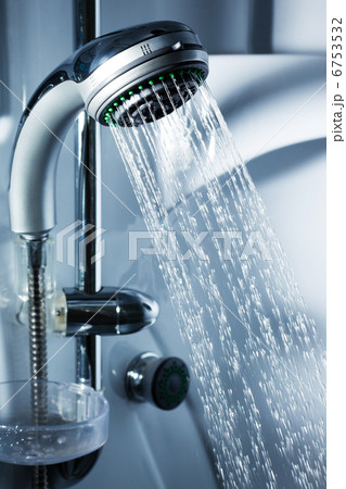 Water from the shower 6753532