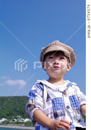 青空と子供 6754374