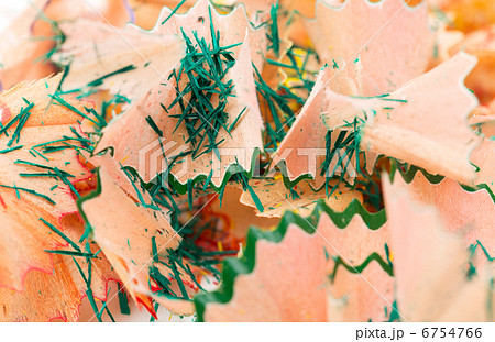 red, blue and green pencil shaving 6754766