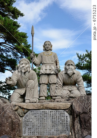 国見ヶ丘、天孫降臨の石像 6755223