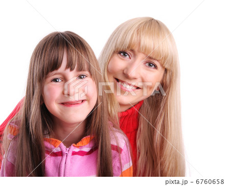 Happiness mum and daughter 2 6760658