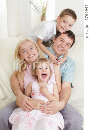 Happy family 6760942