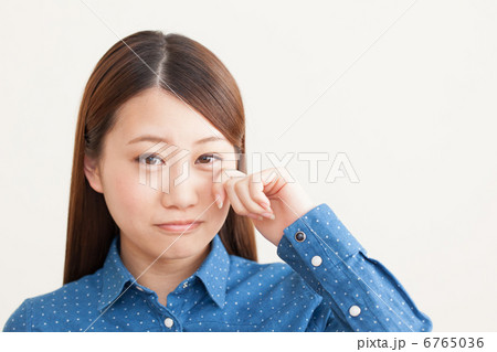 青いシャツの女性 青いシャツの女性 6765036