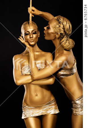 Fantasy. Creativity. Shiny Women's Gold Gilded Bodies. Arts 6765734