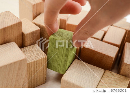 緑の木をピックアップ 緑の木をピックアップ 6766201