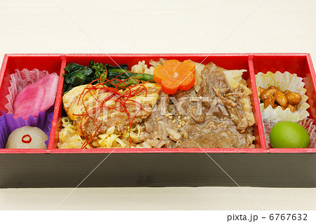 おいしい肉のお弁当 6767632