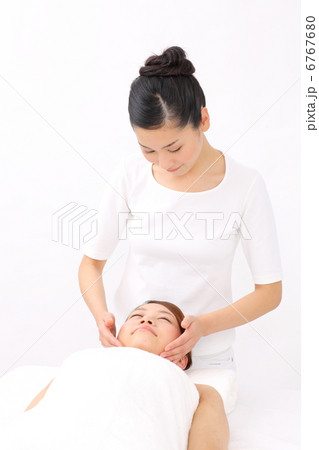 エステティシャン 6767680