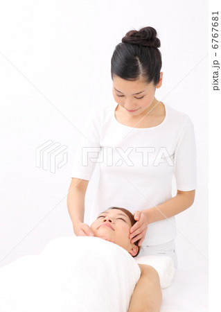 エステティシャン 6767681