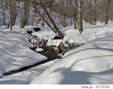 雪どけ 6770165
