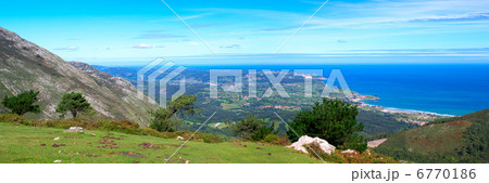 Panoramic view to Atlantic ocean 6770186