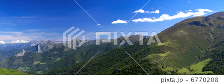Cantabrian Mountains Cantabrian Mountains 6770208