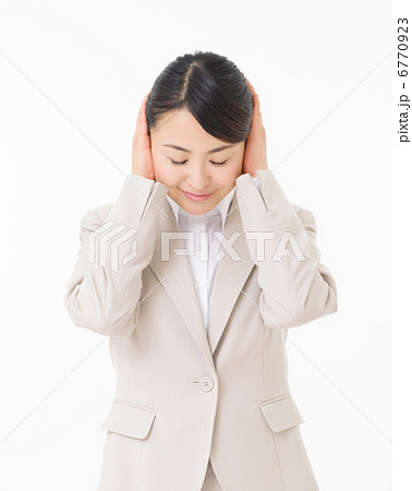 若い女性 6770923