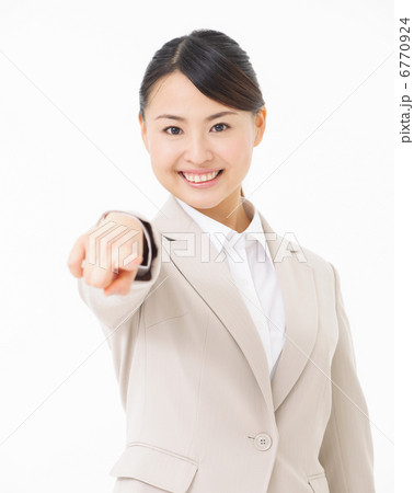 若い女性 6770924