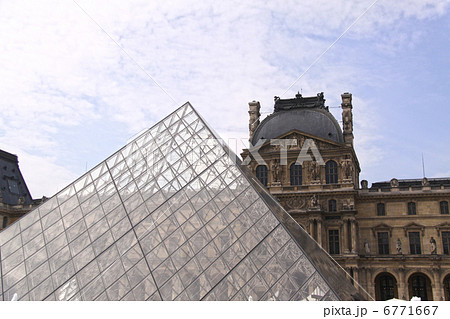 ルーヴル美術館 6771667