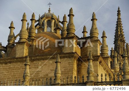 セビリア大聖堂 6772496