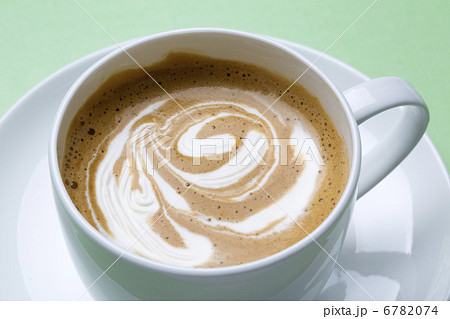カフェラテ 6782074