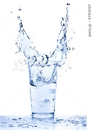water splash in glass 6783097