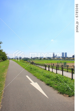 東京都・多摩川河川敷 6785046
