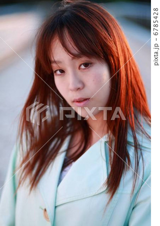 モデル モデル 6785428