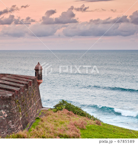 Lookout tower at El Morro Castle fort in old San Juan, Puerto Ri Lookout tower at El Morro Castle fort in old San Juan, Puerto Ri 6785589