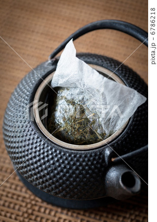 茶 茶 6786218