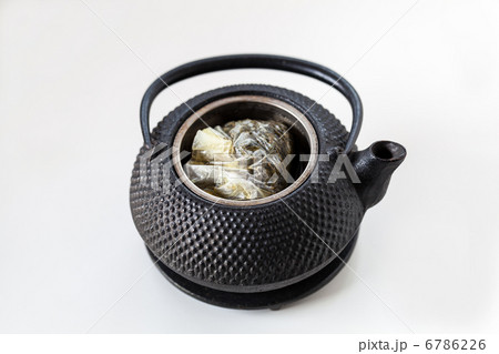 茶 茶 6786226