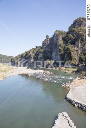 青の洞門と山国川 6786370